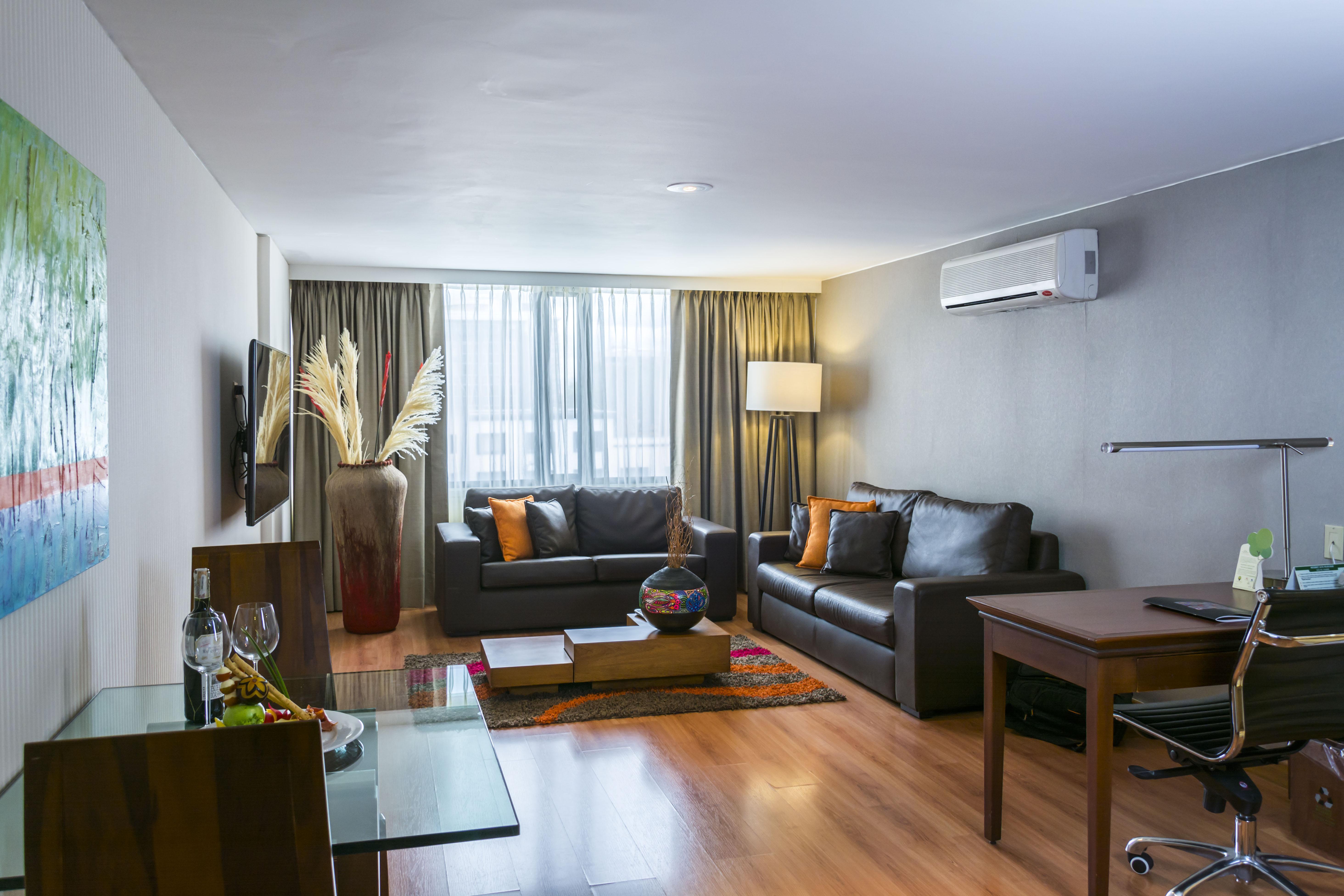 Bogota Plaza Hotel Exterior photo Living room