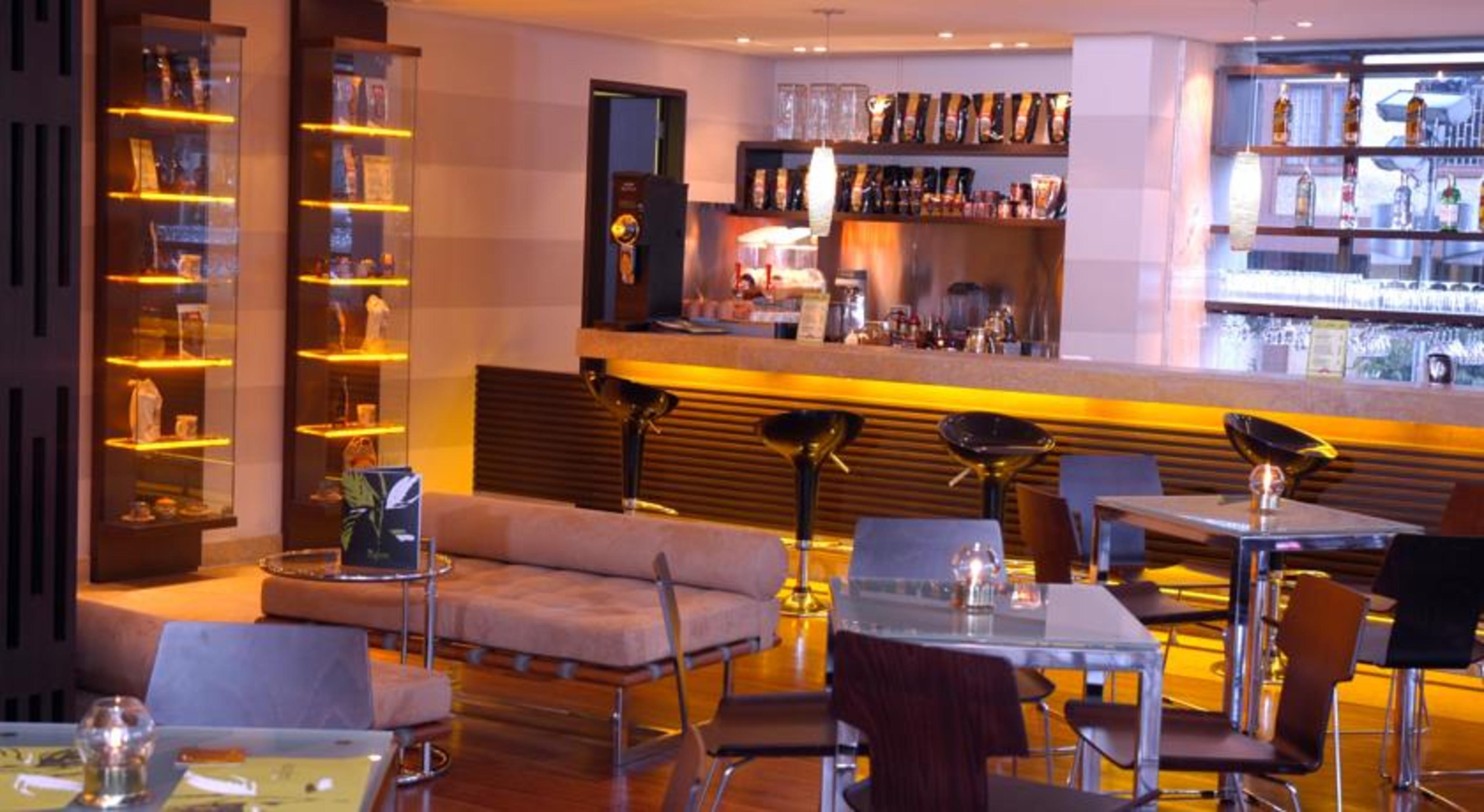 Bogota Plaza Hotel Exterior photo The bar at the hotel