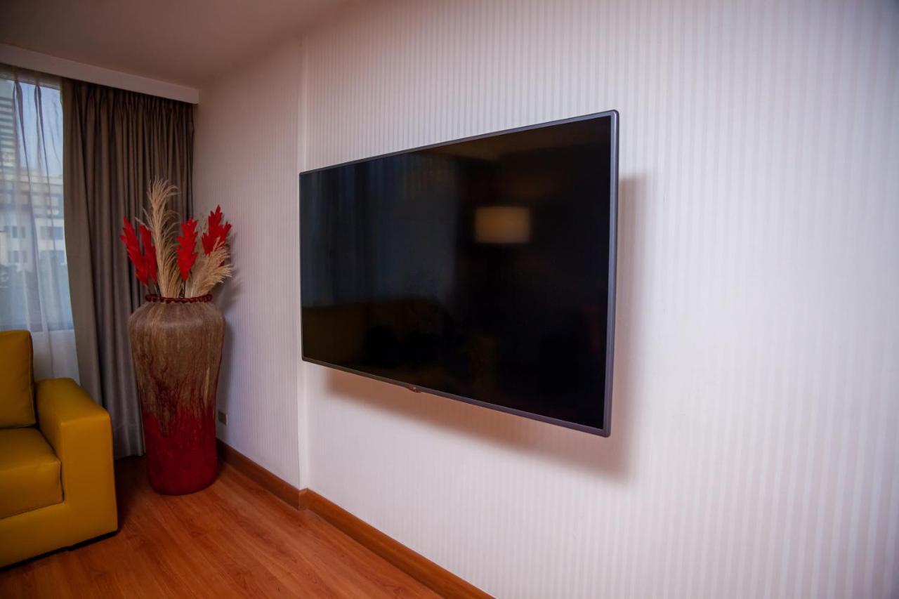 Bogota Plaza Hotel Exterior photo A 4K television