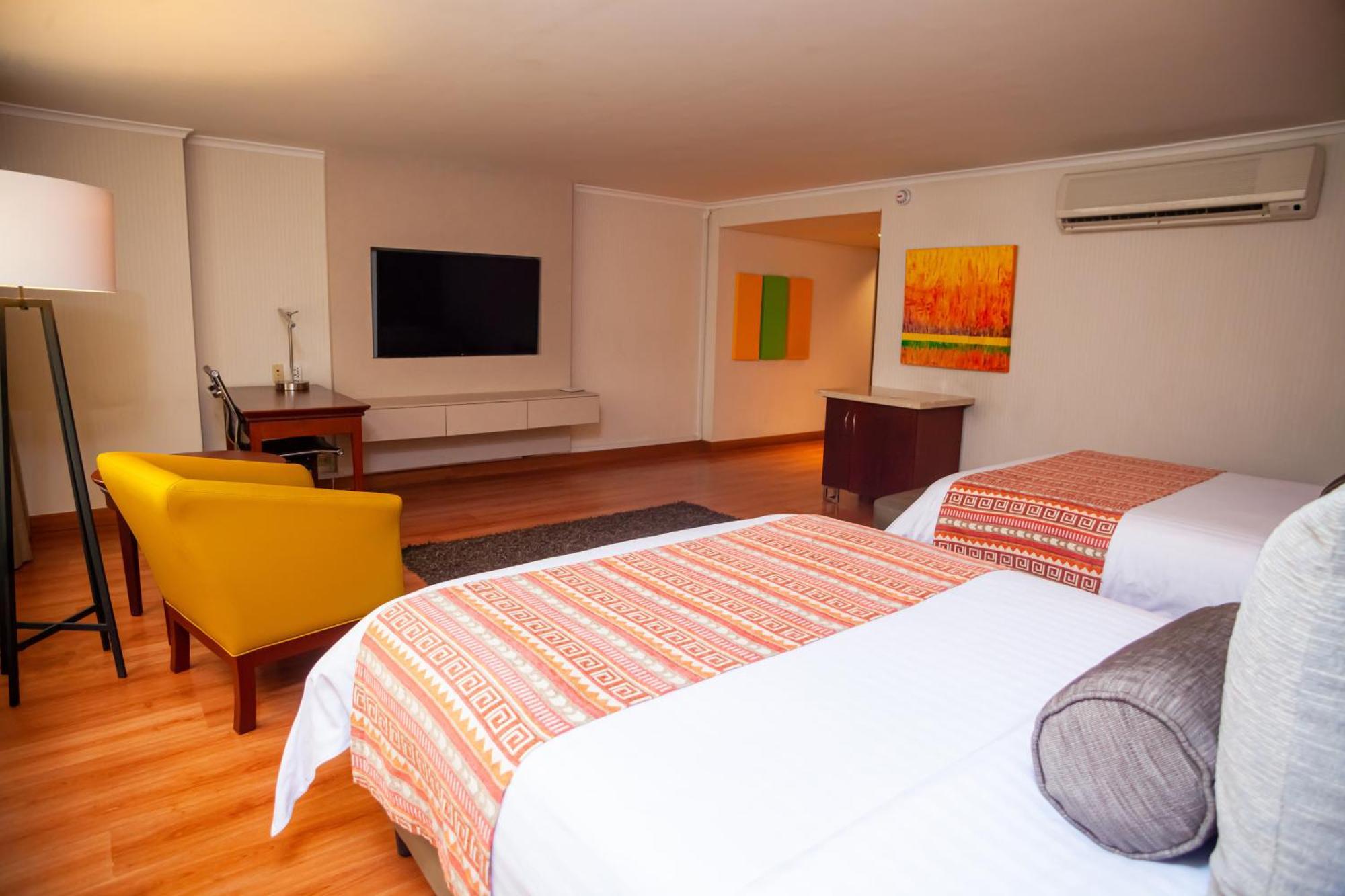 Bogota Plaza Hotel Exterior photo A room at the hotel