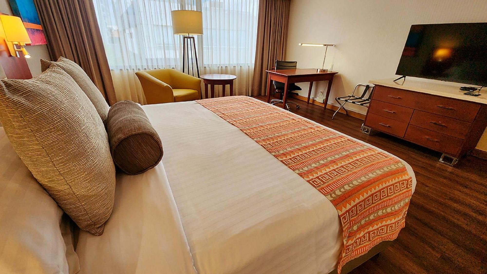Bogota Plaza Hotel Exterior photo A bed runner