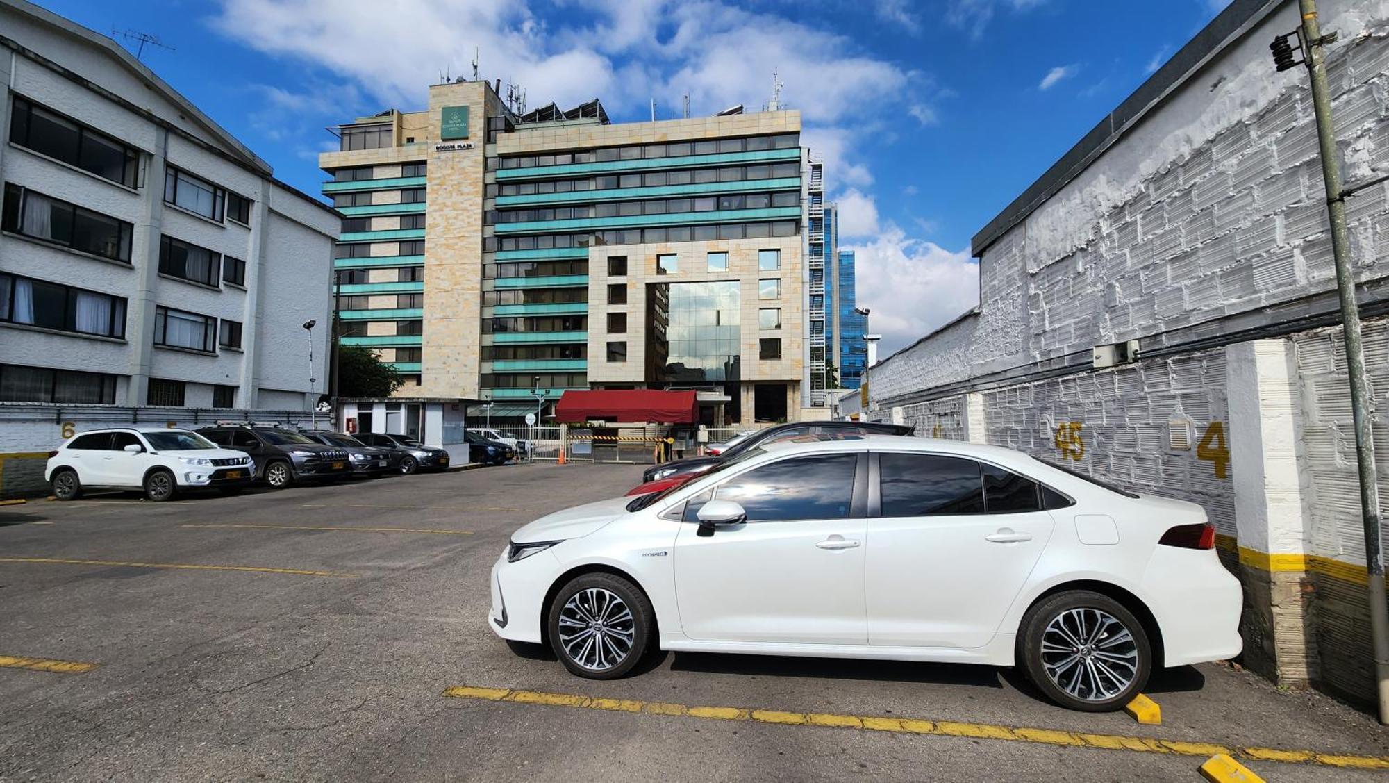 Bogota Plaza Hotel Exterior photo Toyota Corolla Sedan